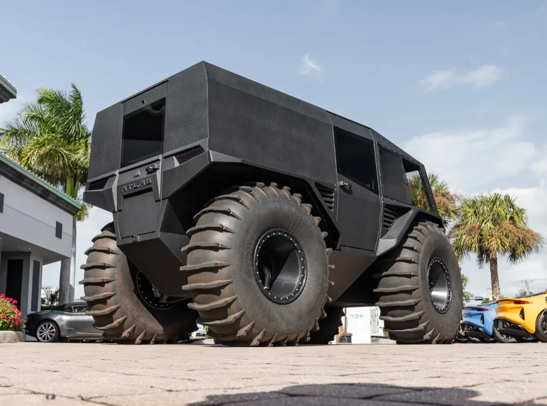 Atlas tank